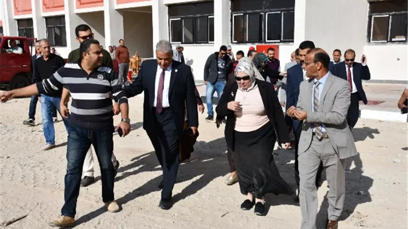 فى أول يوم توليها منصبها..رئيس جامعة القناة تتفقد المشروعات الكبرى ..صور