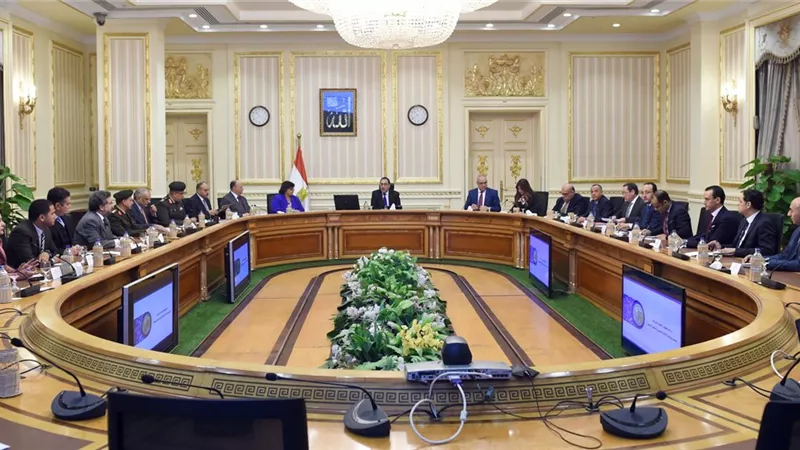 رئيس الوزراء يتابع مخططات تطوير المنطقة الأثرية بالقاهرة