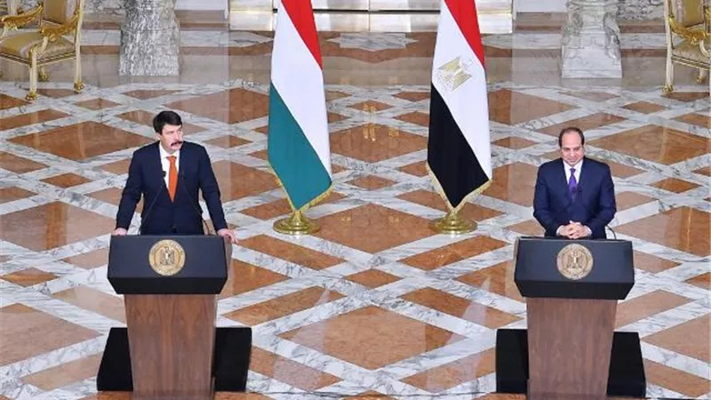 السيسي يستقبل رئيس المجر.. ويشيد بالنتائج الإيجابية لمنتدى رجال الاعمال بين البلدين