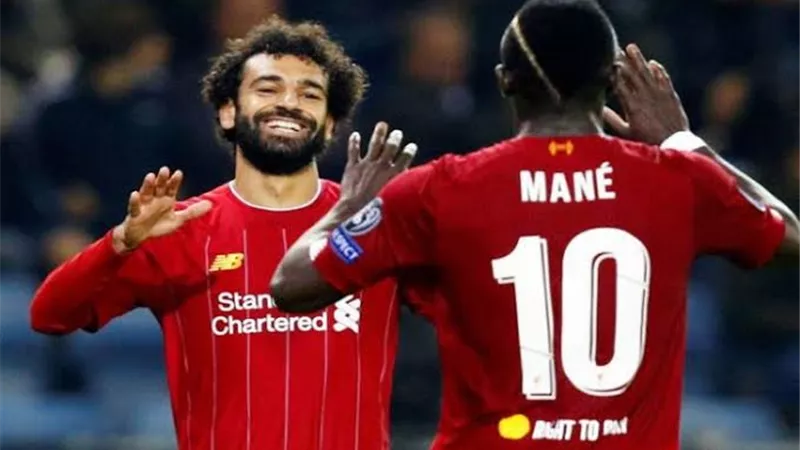صلاح يعود للتشكيل الأساسي لليفربول أمام نابولي