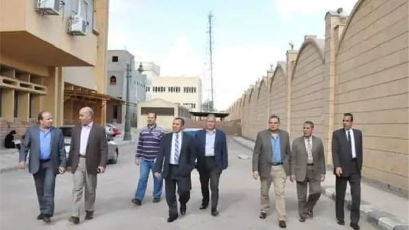 رئيس جامعة كفر الشيخ يتفقد كلية الطب البيطري ومسجد حرم الجامعة 