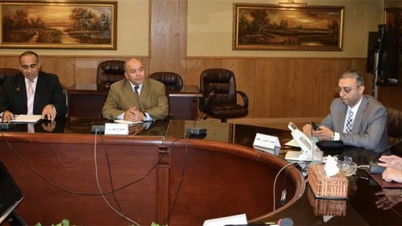 محافظ الغربية يعقد لقاء مفتوحاً مع مديري الإدارات التعليمية