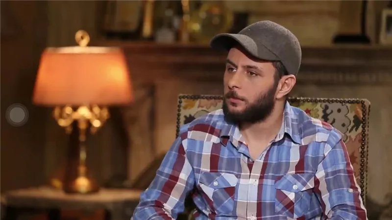 عمر فاروق الفيشاوى يكشف أسرار أخر عامين في حياة والده وعلاقته باحمد الفيشاوى