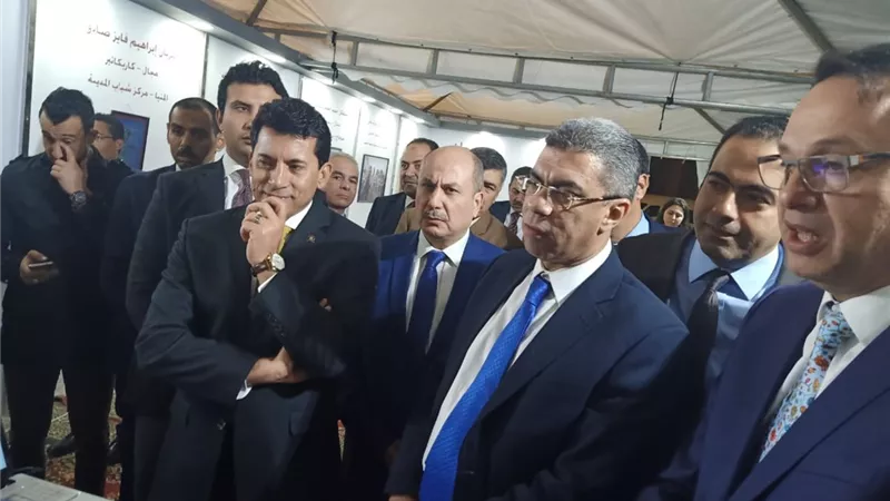 وزير الرياضة يتفقد معرض الابتكارات العلمية ..صور