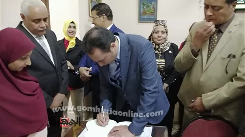 نائب وزير التعليم يتفقد قوافل تعليمية مجانية لطلاب الإعدادية والثانوية بالبدارى