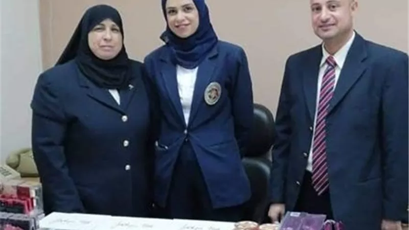 ضبط مستحضرات تجميل مهربة مع راكبة في مطار القاهرة
