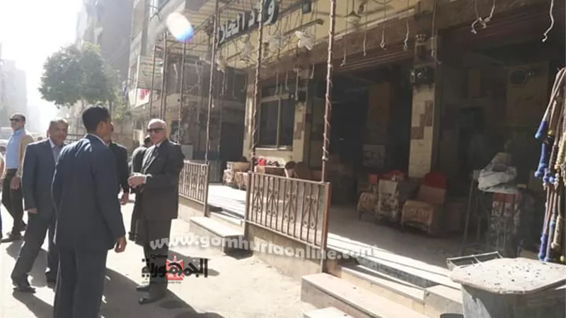 محافظ الجيزة يقود حملة اشغالات علي المقاهي والمحلات المخالفة بشارع العروبة فى الوراق