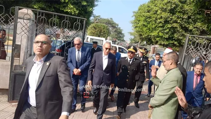 محافط القليوبية الجديد يصل ديوان المحافظة ويؤدي صلاة الجمعة بمسجد ناصر ببنها