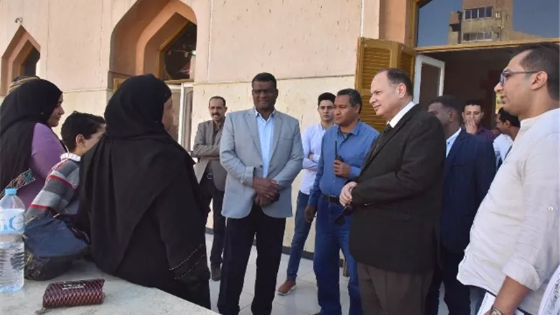 في أول يوم عمل: محافظ أسيوط الجديد يفاجئ مستشفى الحميات وقصر الثقافة ..صور