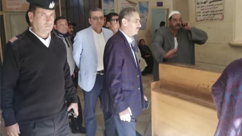 في زيارة مفاجئة.. محافظ الغربية يتفقد مستشفى قطور المركزى| صور