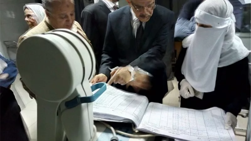 محافظ كفر الشيخ الجديد يفاجئ المستشفى العام بكفر الشيخ