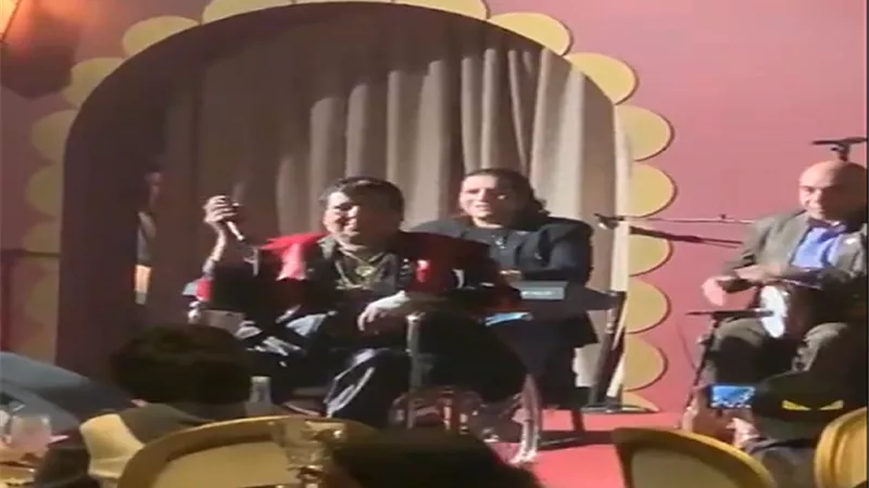 شاهد.. شعبان عبد الرحيم يغنى على 