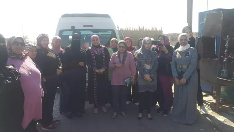 بالصور.. وفد الفيوم يتجه إلى مؤتمر الوفد مع المرأة بأسيوط