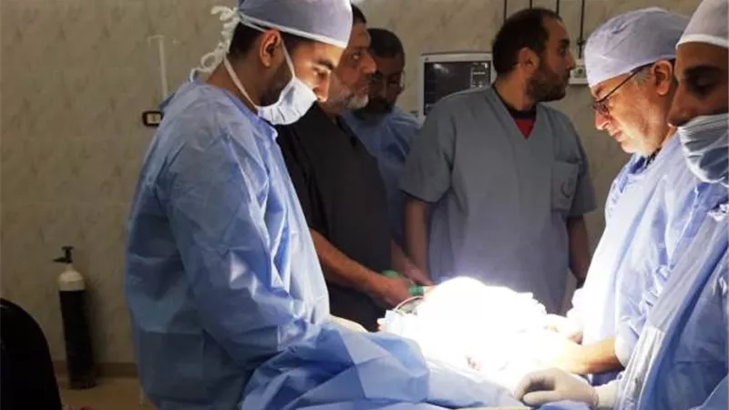 استمرار إجراء الجراحات العاجلة للأطفال بمستشفى الزقازيق العام.. بالصور