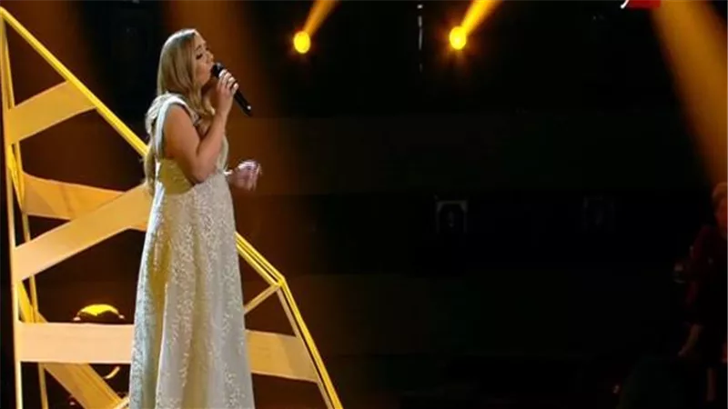 تصرف غريب للفنانة أحلام مع المتسابقة الحامل فى 