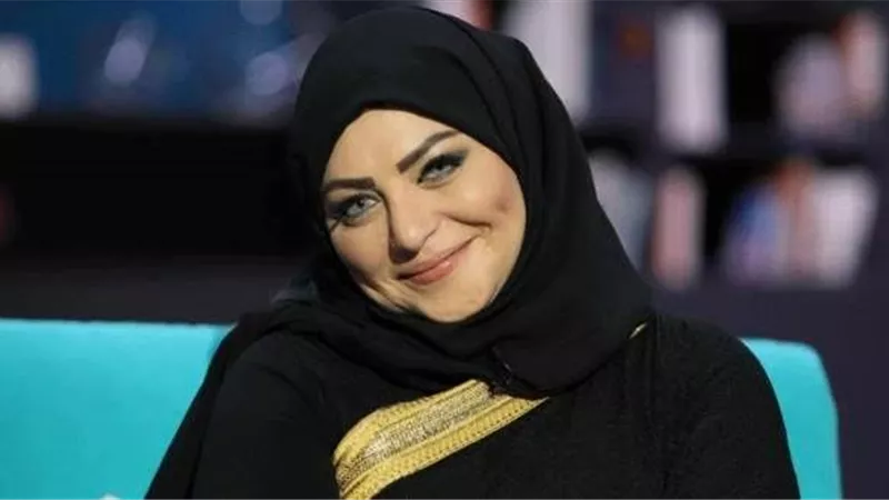 ميار الببلاوى تكشف حقيقة خلعها للحجاب