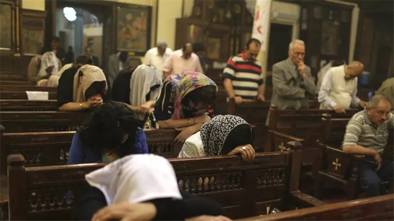 مصرع واصابة 6 اشخاص فى انهيار جدار كنيسة أثرية بالمنيا