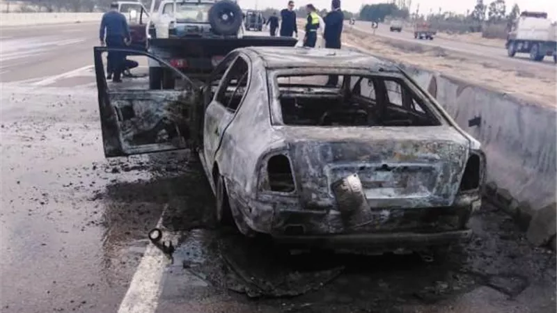 السيطرة على حريق بسيارة ملاكى بالبحيرة.. بالصور