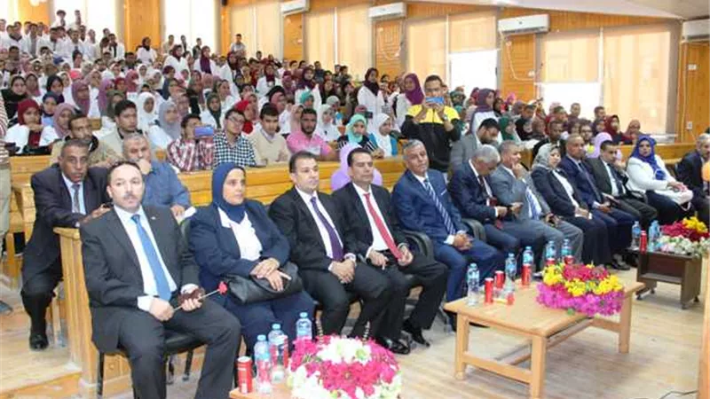 رئيس جامعه جنوب الوادى يشهد حفل تكريم طلاب كلية العلاج الطبيعى.. بالصور