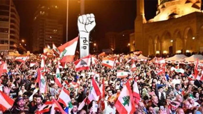 لبنان: مسيرات احتجاجية حاشدة فى مناطق متعددة وعلى طريق القصر الجمهورى
