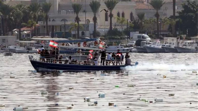 لبنان يوقف قارب مهاجرين حاول الهروب وعلى متنه 34 سورياً