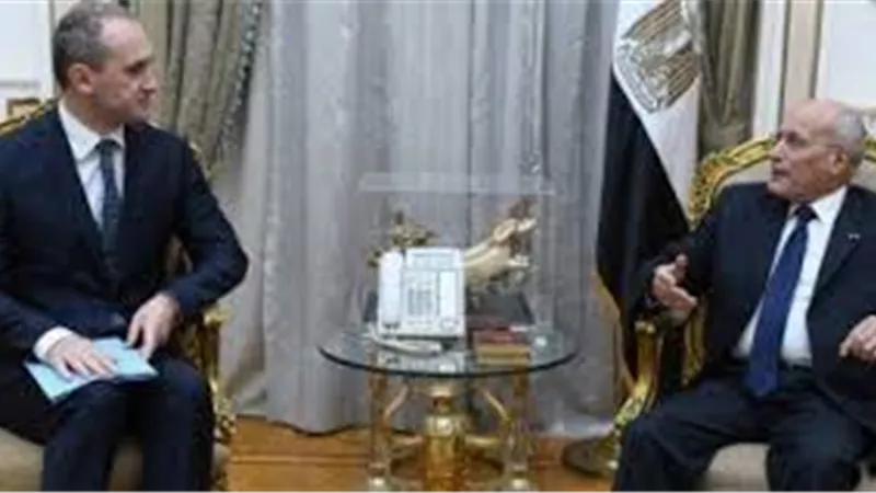 العصار يبحث مع سفير بيلاروسيا تعزيز التعاون المشترك بمجالات التصنيع