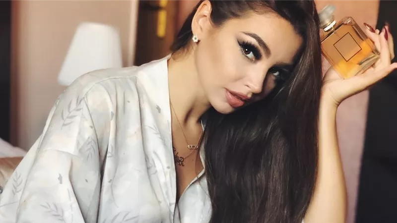رد فعل من جوهرة غير متوقع على الفيديو الفاضح