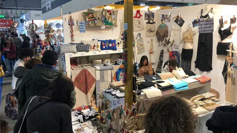 إقبال كبير علي الجناح المصرى في معرض ارتجيانو