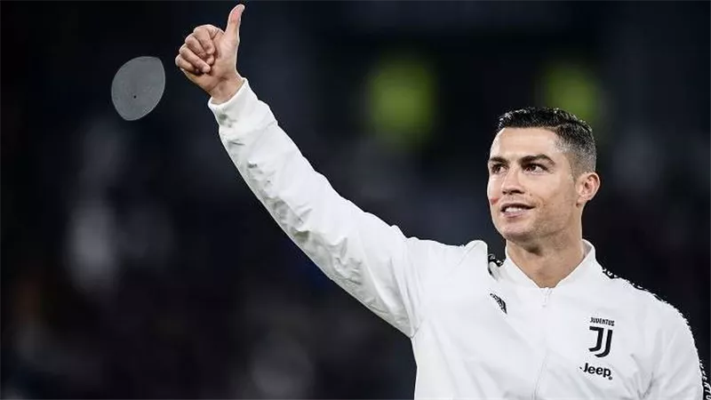 رونالدو يحصد جائزتين جديدتين