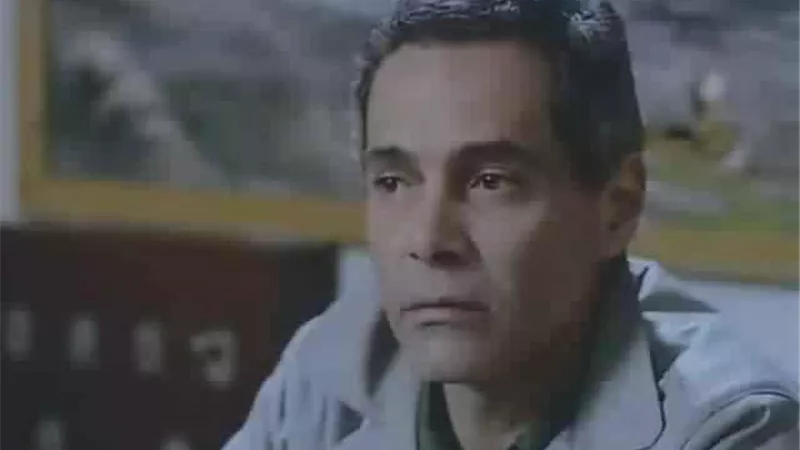 حاول الانتحار وانقذه احمد زكى .. حكاية فرصة كادت ان تتسبب فى موت الفنان محمد خيرى