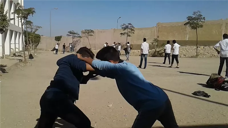 شاب يضرب صديقه حتى الموت والسبب صادم