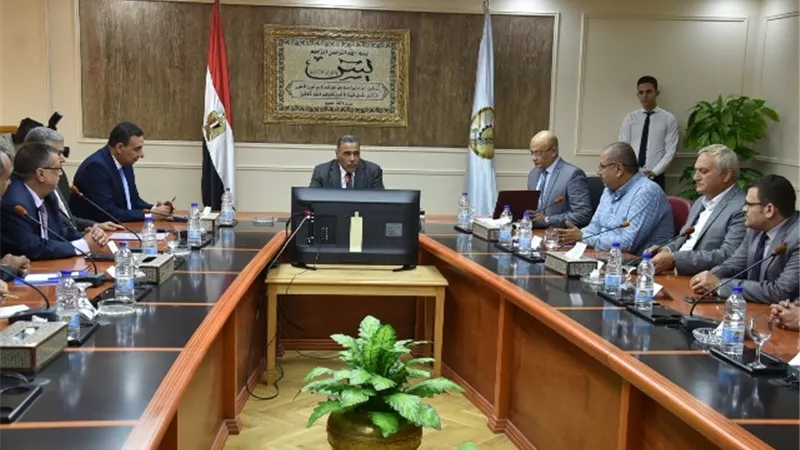 اللواء خالد شعيب: التعاون مع أبناء مطروح للإرتقاء بتنمية المحافظة وخدمة أهلها