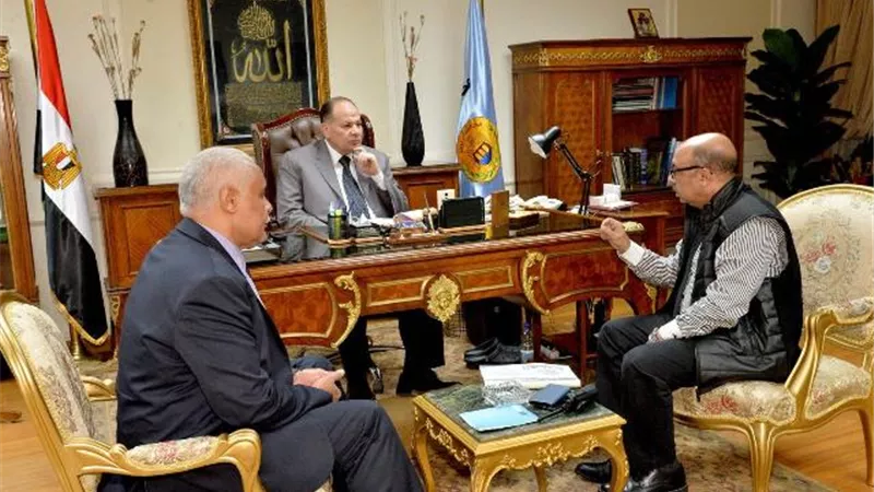 محافظ أسيوط يشدد على إتخاذ اجراءات وقائية لمنع ظهور أية أمراض وبائية بالمدارس