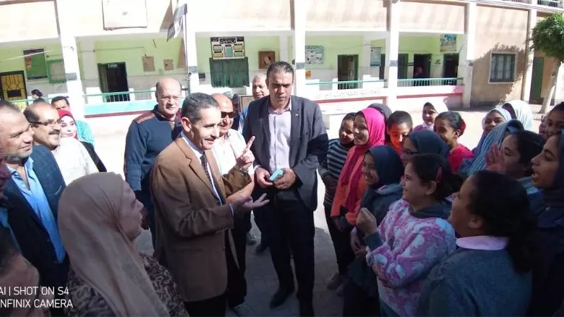 محافظ الغربية .. يتابع إنتظام العملية التعليمية خلال جولته المفاجئة بالمحلة الكبرى