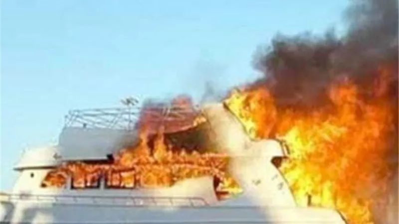 مصرع صياد وإصابة 8 أخرين بحادث تصادم مركب صيد بخط أنابيب بترول بمياه رأس غارب