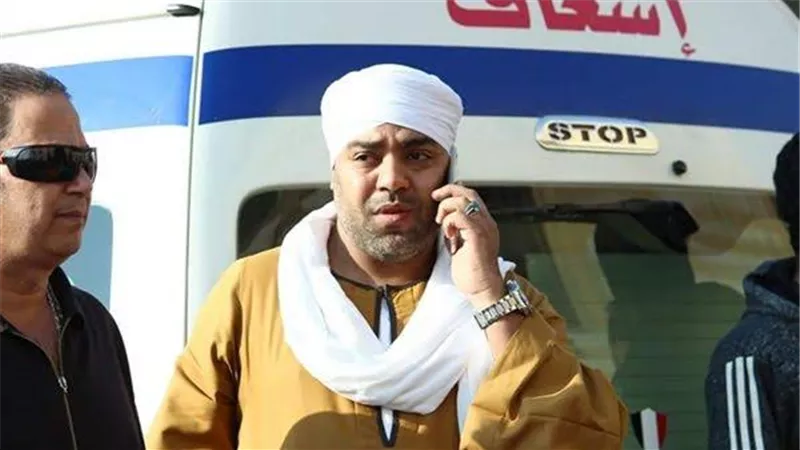 حجازى وحموده فى جنازة شعبان عبد الرحيم .. صور