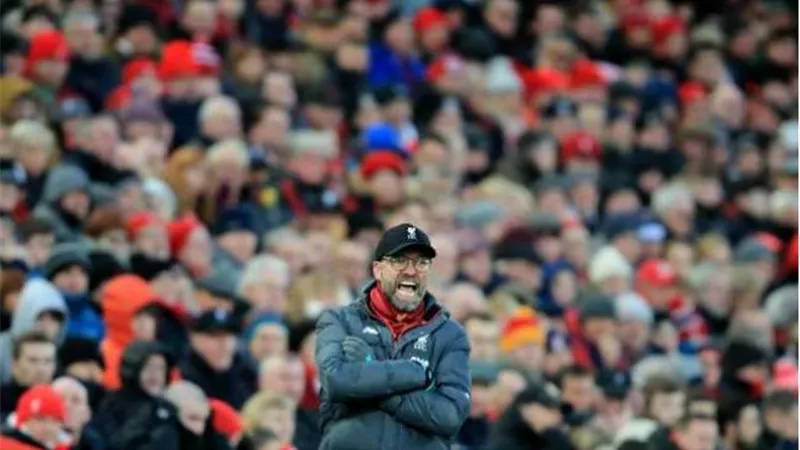 كلوب يتعاطف مع مدرب إيفرتون ويحذر لاعبيه من مواجهة الغد