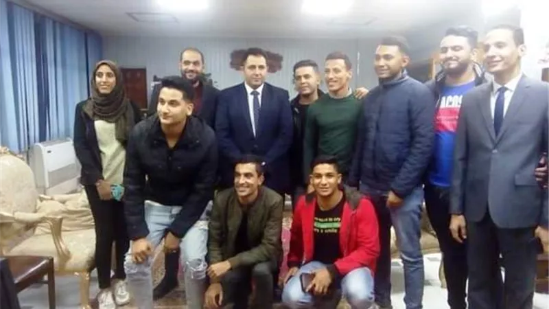 نائب محافظ القاهرة يطلق مبادرة تحسين مستوى النظافة بروض الفرج.. بالصور