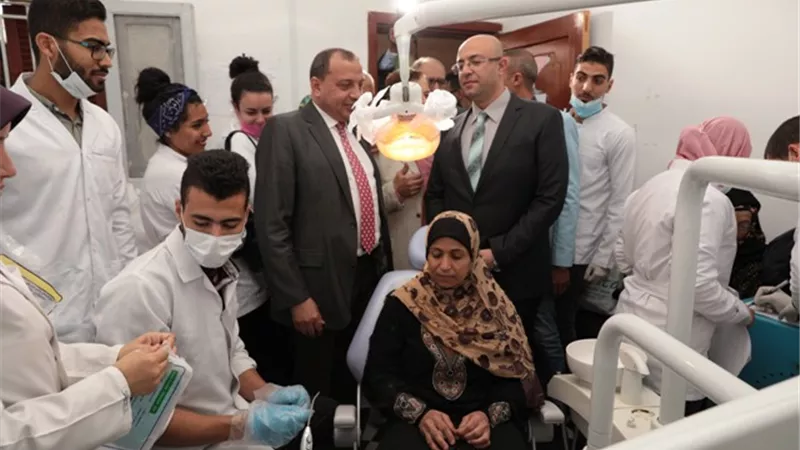 محافظ بني سويف ورئيس الجامعةيفتتحان القافلة الطبية الشاملة ببني سليمان