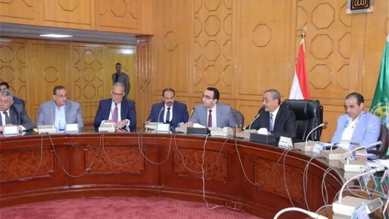 وفد تجاري جنوب افريقي يستعرض فرص الاستثمار في الإسماعيلية ..صور