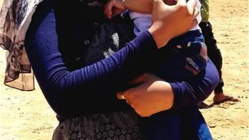 تهانى ربحت ٥٠ ألف جنيه لتميزها فى الصحافة المدرسية بالوادى الجديد.صور
