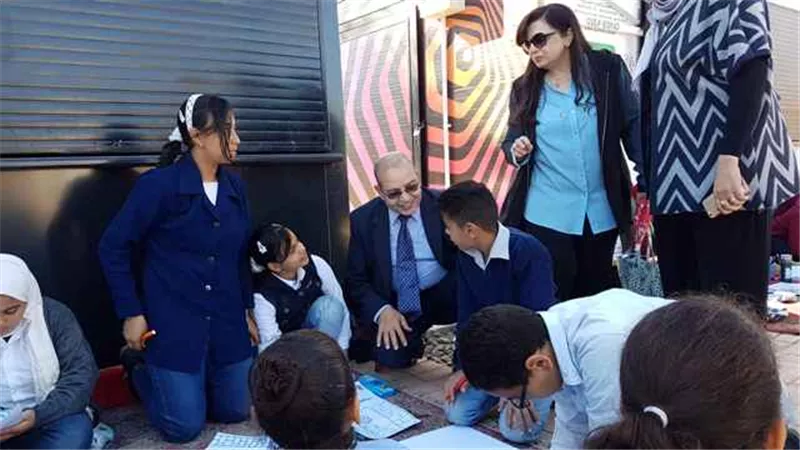 مدير تعليم بورسعيد يشارك الطلاب في مبادرة حب بلدك ..صور