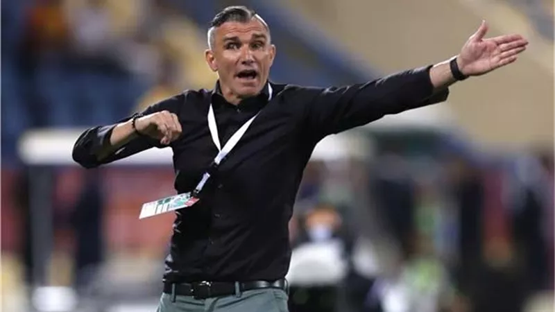 أول تعليق من كارتيرون عقب توليه قيادة الزمالك