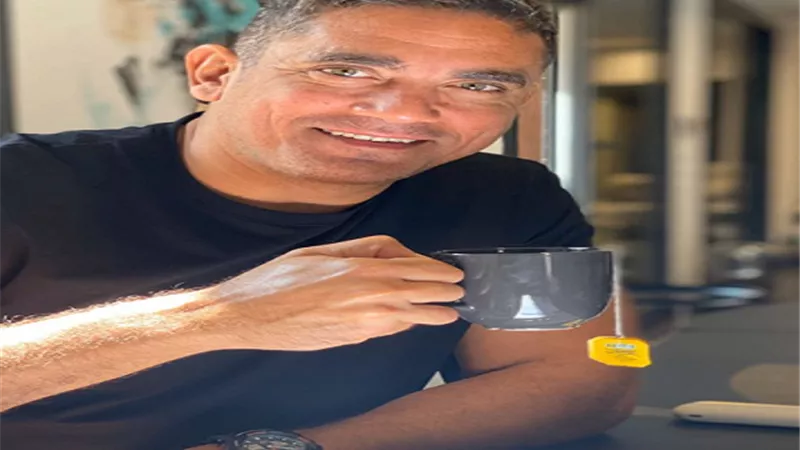 شاهد.. أمير كرارة يتخلى عن شنبه