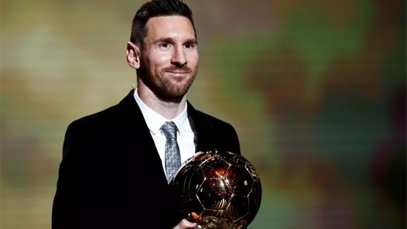 البارسا يتفوق على ريال مدريد فى مرات الفوز بالكرة الذهبية