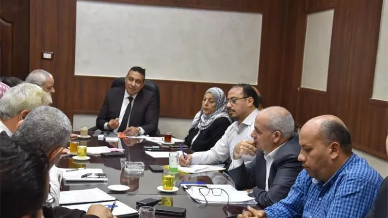 تكليف سكرتير عام مطروح بحل المشكلات ووضع رؤي لاتخاذ قرارات الازمة