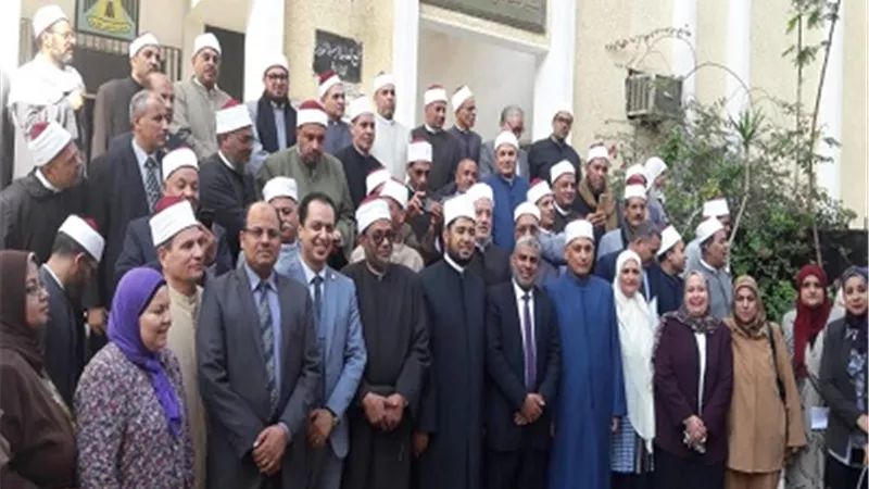 رئيس قطاع المعاهد الأزهرية يلتقى عدداً من المشايخ لطرح المشاكل والمقترحات