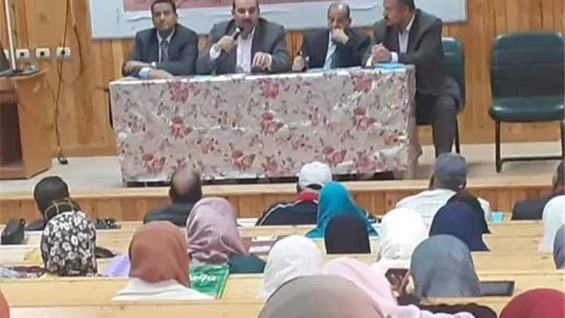 صناعة الانتاج الحيواني في ندوة تثقيفية بجامعة الوادي الجديد