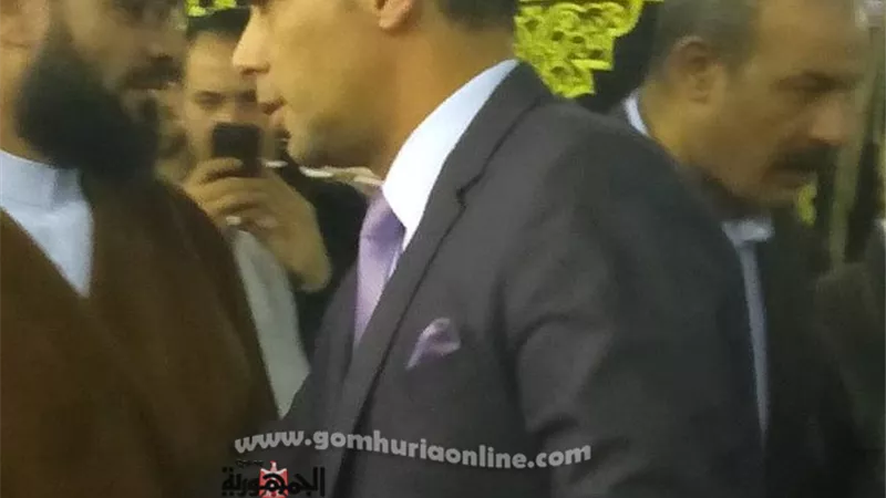 وصول النائب سعيد حساسين عزاء شعبان عبد الرحيم بفيصل