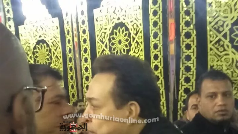 وصول الفنان حكيم عزاء شعبان عبد الرحيم